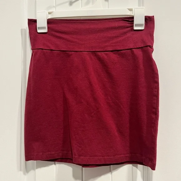 Charlotte Russe Maroon Mini Skirt Size M Y2K Mini Skirt - Picture 1 of 4